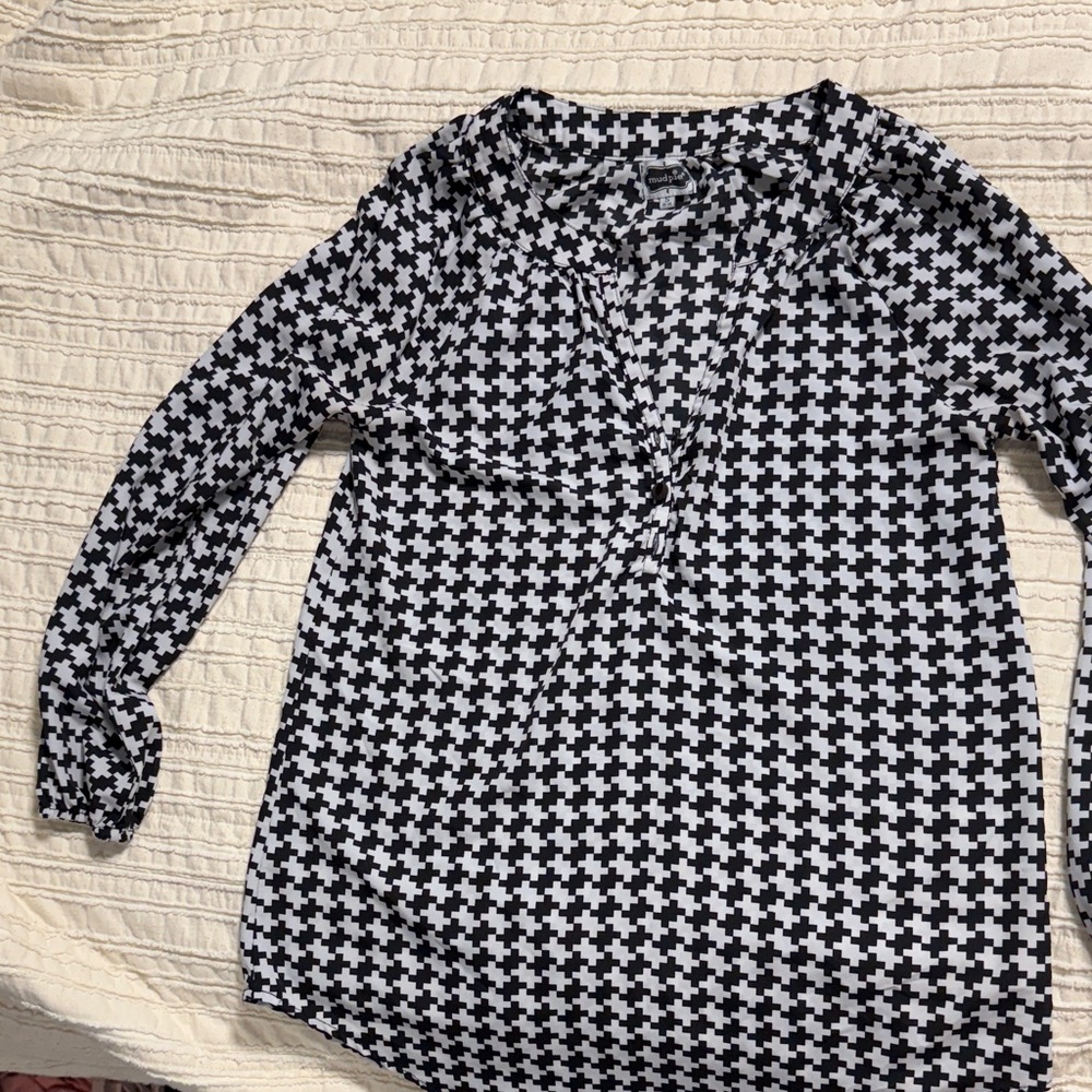 Mud Pie Black and White Patterned Blouse